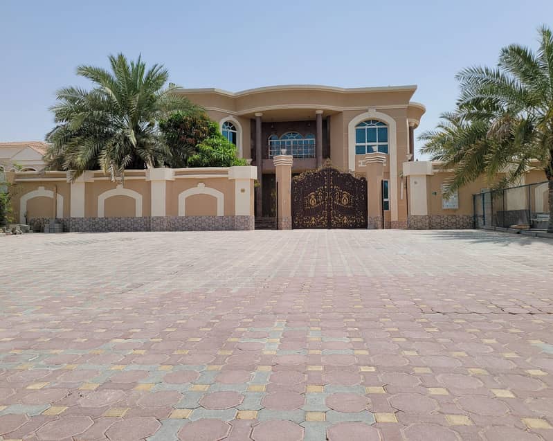 4 bedrooms 2 hall 2 majlis maidroom 10000 sqft villa for rent in al musharf ajman