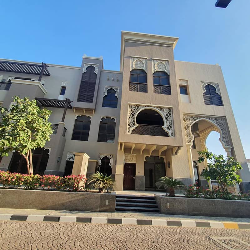 Luxury 04 Bed Villa for rent in Al Rifah in 140K | Full Sea View with Aesthetic View| Fabulous Interior| Ready to Move|