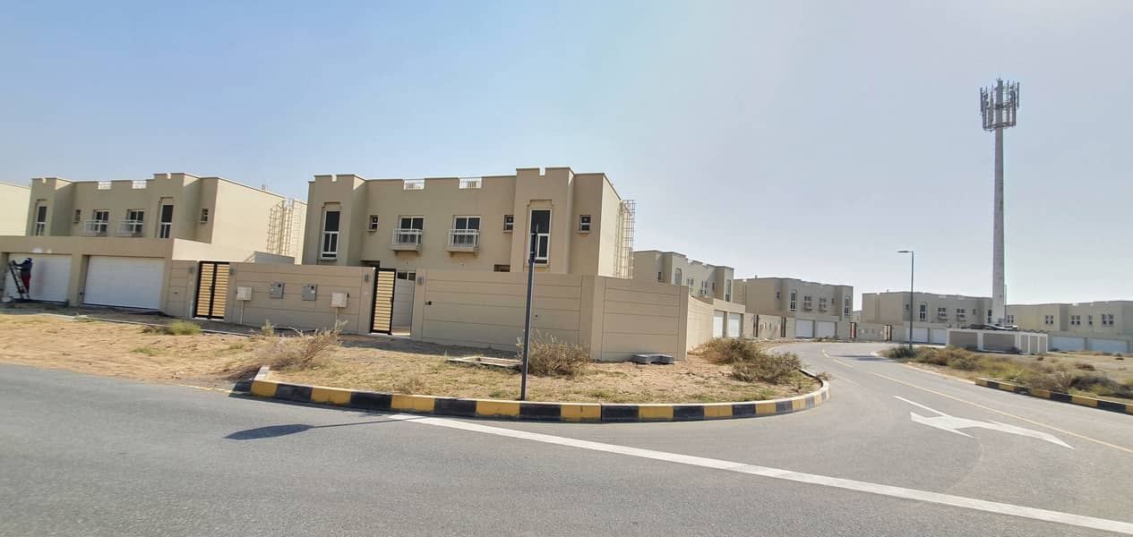 Brand new duplex villa 3bhk with Maids room in barashi area only 80k two car parking