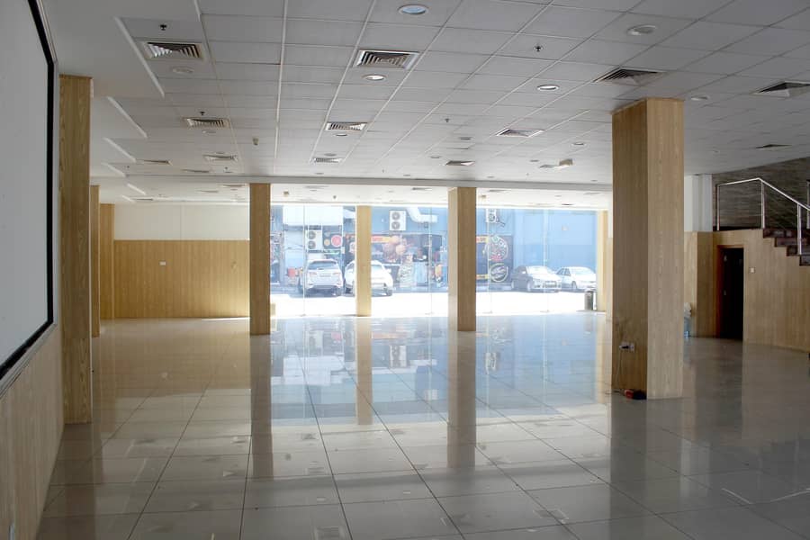 1 Month Free Large Fitted Show Room Near Dnata Al Itihad Road