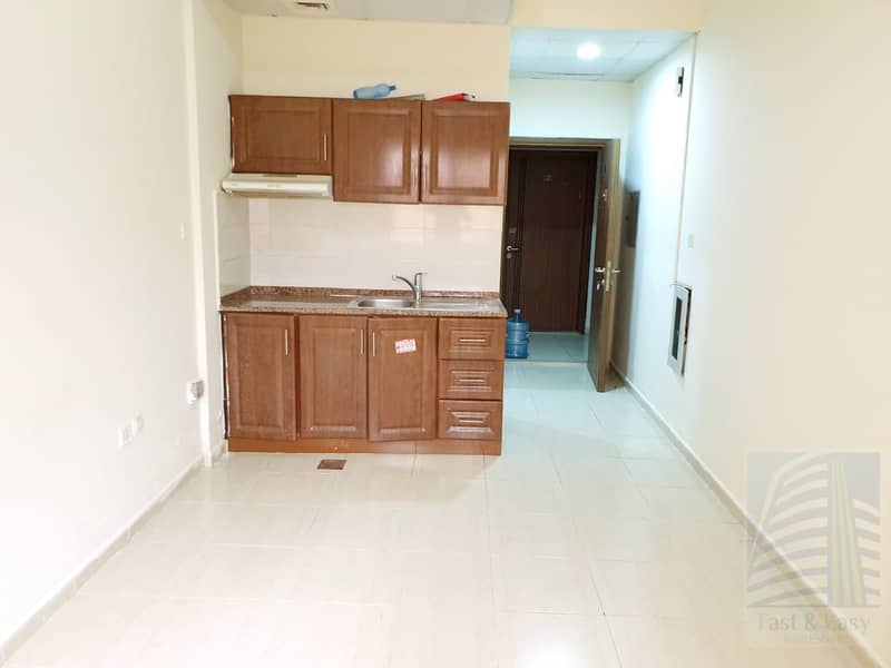 Квартира в Дейра，Наиф，Наиф Роуд, 28000 AED - 5902601