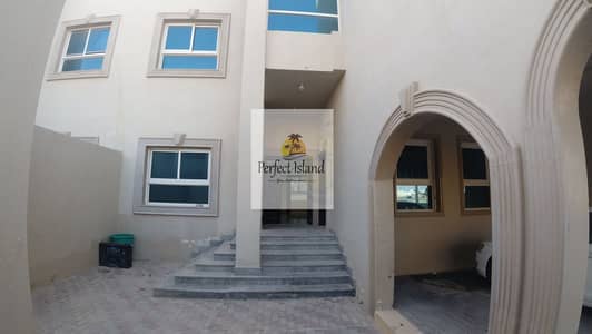 5 Bedroom Villa for Rent in Shakhbout City (Khalifa City B), Abu Dhabi - Corner Stunningly Mind Blowing 5 BR + M | Luxurious Compound