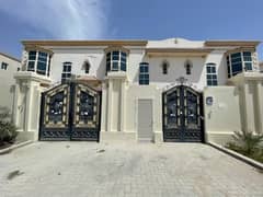 Private entrance - 5 Bedrooms - private front yard