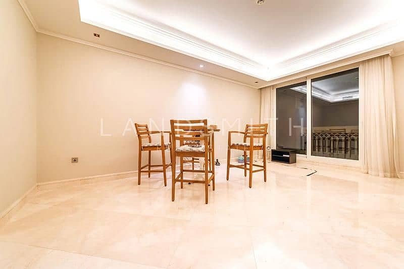 Sea view Fully Upgraded 2BR Apt Palm Jumeirah