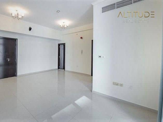 Spacious  Layout |Big Balcony | Vacant on Transfer