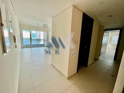 شقة 3 غرف نوم للايجار في الكرامة، دبي - شقة في بناية وصل توباز الكرامة 3 غرف 102399 درهم - 5560558