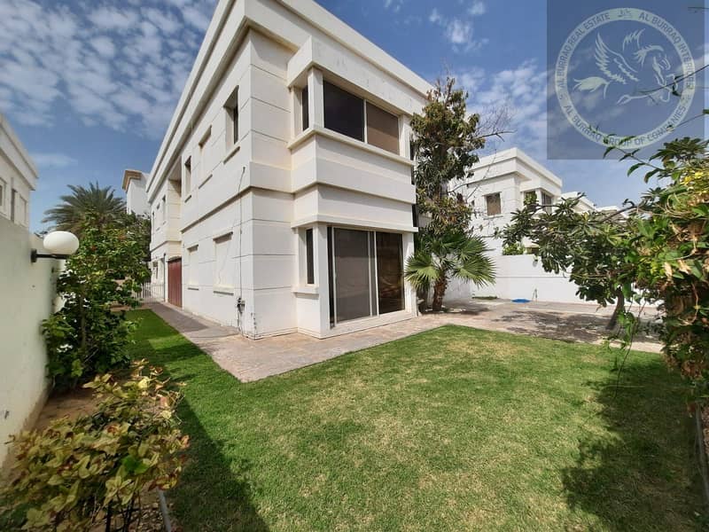 Independent villa Ideal location Jumeirah 3| 6BHK plus Maid Villa