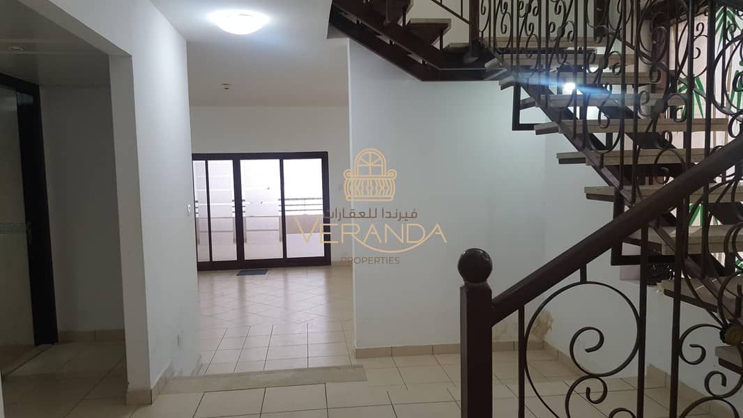 Duplex 3 bed apartment with parking