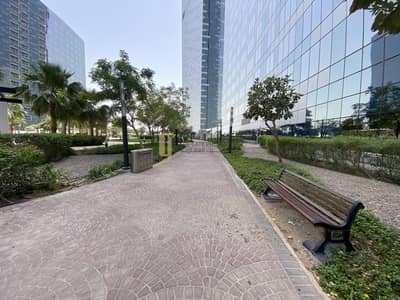 Vacant, High Floor, with Study and Best Amenities