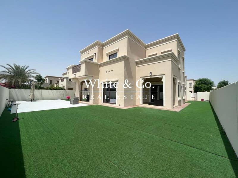 ATTRACTIVE PRICE | SINGLE ROW | OPPOSITE POOL