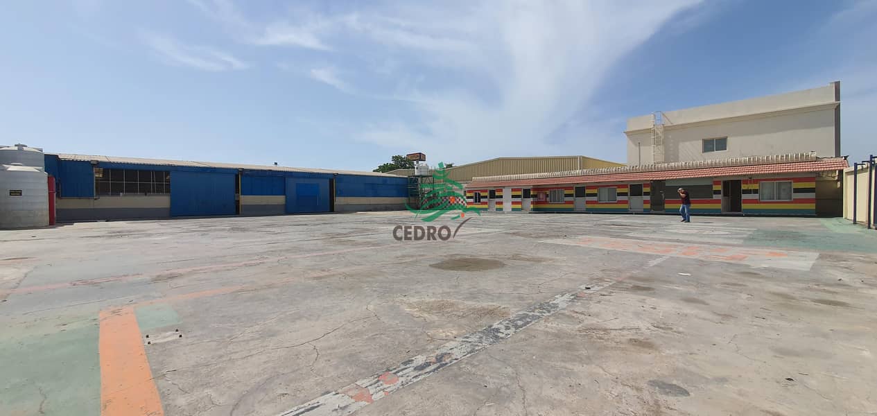 Big  warehouse with empty space  for rent in Mussafah industry area