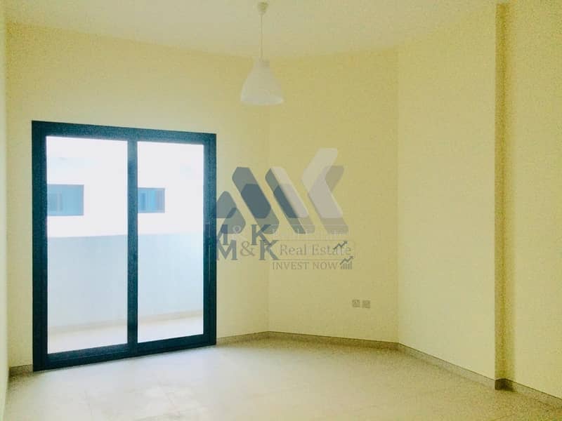 Brand New 1 BHK Apartment with Gym, Balcony + Free Maintenance near Madinah Mall!