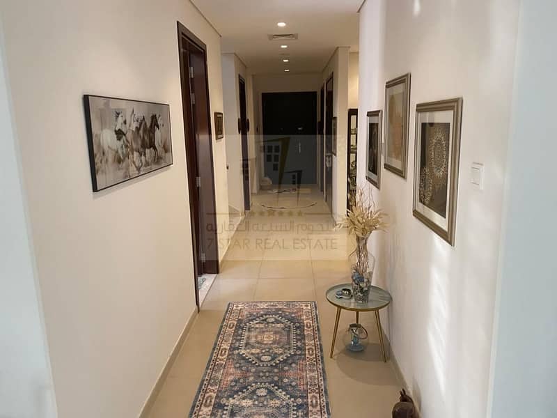 Modern villa in Sharjah Downtown with beautiful garden