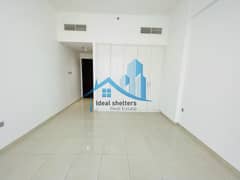 شقة في بناية صالح بن لاحج ند الحمر 2 غرف 80000 درهم - 5913627