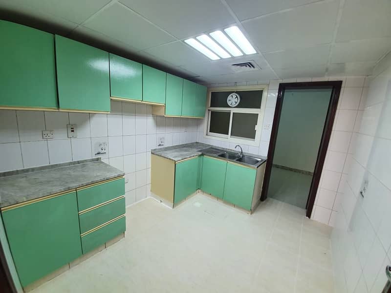 **FOR LADIES STAFF**LARGE 4BR-1 ROOM DOWN-PARKING VILLA FOR RENT IN HOR AL ANZ