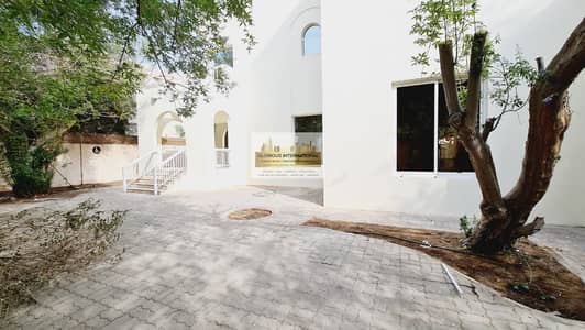 5 Bedroom Villa for Rent in Al Khalidiyah, Abu Dhabi - Modern Villa!5 Master\'s RM Driver RM&Garden!