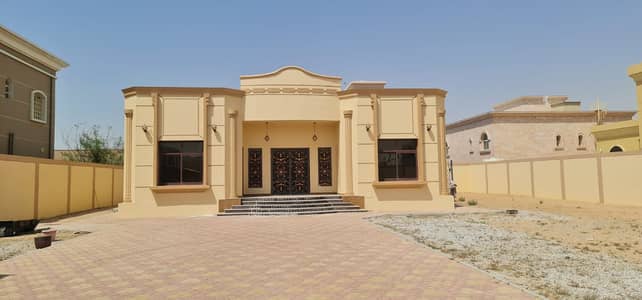 Villa 3bhk Master with majlis and hall and maid room