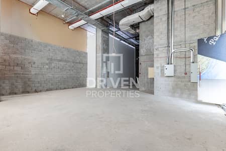 Shop for Rent in Jebel Ali, Dubai - Spacious Retail Shop in a Prime Location