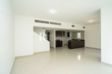 4 Bedroom Villa for Sale in Al Reef, Abu Dhabi - 4BR DR Fully Modified w/Car Shade & Closed Kitchen
