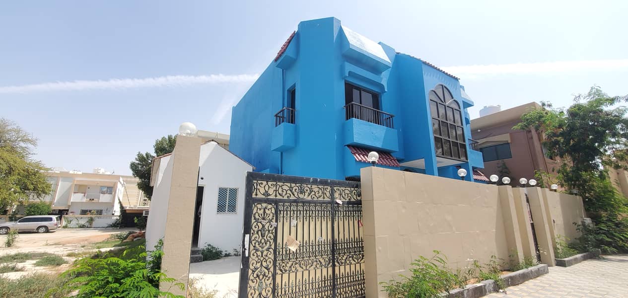 Independent 4 Bedroom  Beautiful Villa  with Two Kitchens and Big Living Hall With Separate Majlis Hall On the Sharjah Beach close to Sheraton Hotel