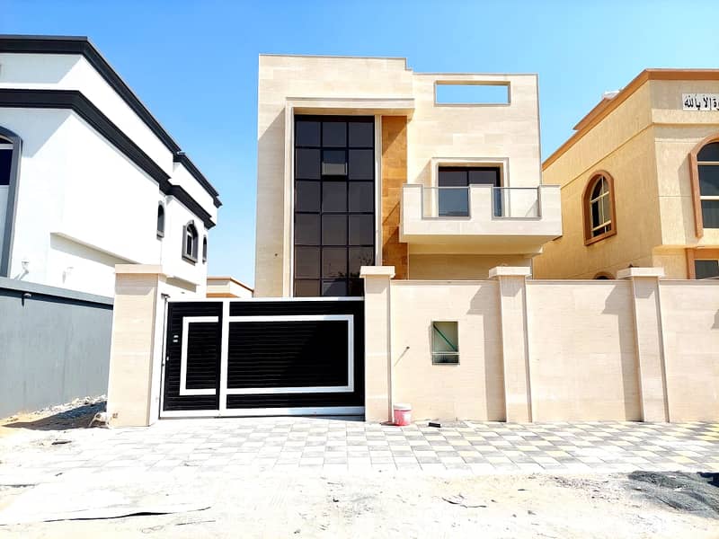 For sale a very luxurious villa, deluxe finishing, close to services and minutes from Sheikh Mohammed bin Zayed Street