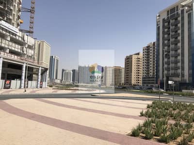 طابق سكني 21 غرف نوم للبيع في وادي الصفا 2، دبي - فرصه استثماريه في دبي شقق للبيع برج جديد موقع مميز على شارع دبي