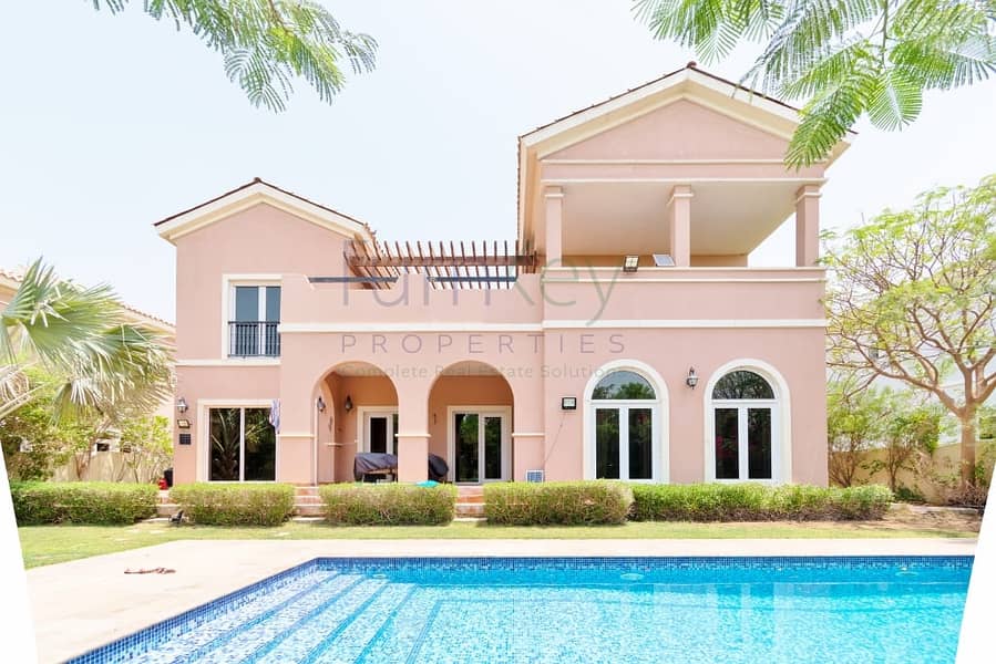 Centro | 5 Bed + Study | with pool | Big garden