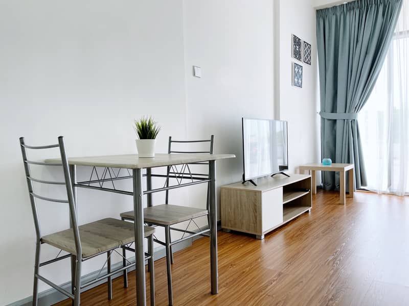 6 Dining Area