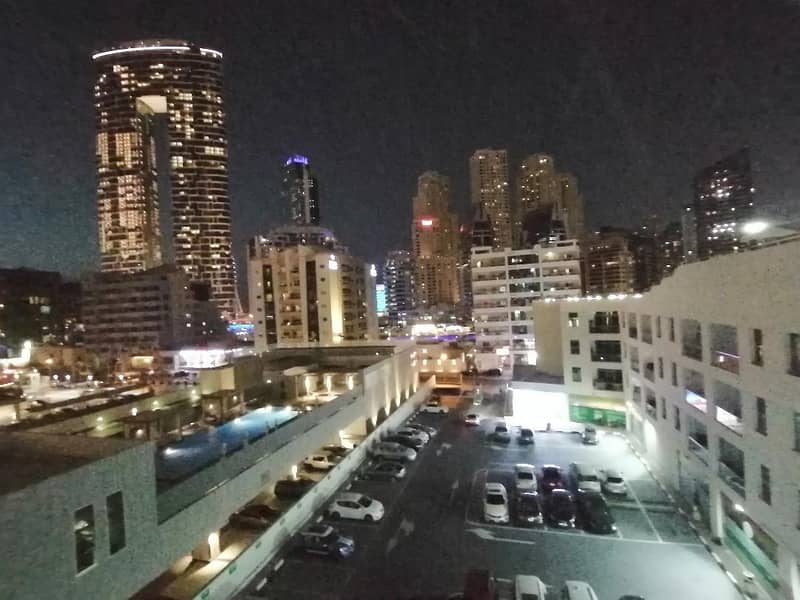 Dubai marina , 2 b/r with very large living area , balcony , low floor , balcony