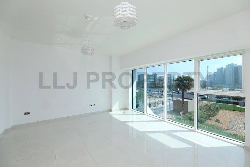 Studio / Partial Water View without Balcony/ Vacant