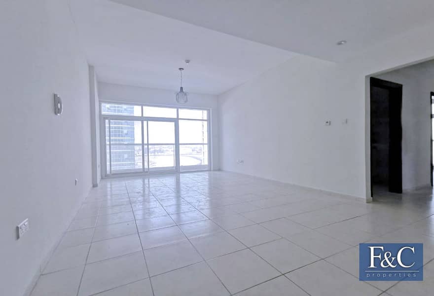 VACANT-Spacious and Bright Unit-Running Balcony