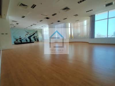 Shop for Rent in Sheikh Zayed Road, Dubai - Huge Commercial Space on SZR | Ideal for Gym