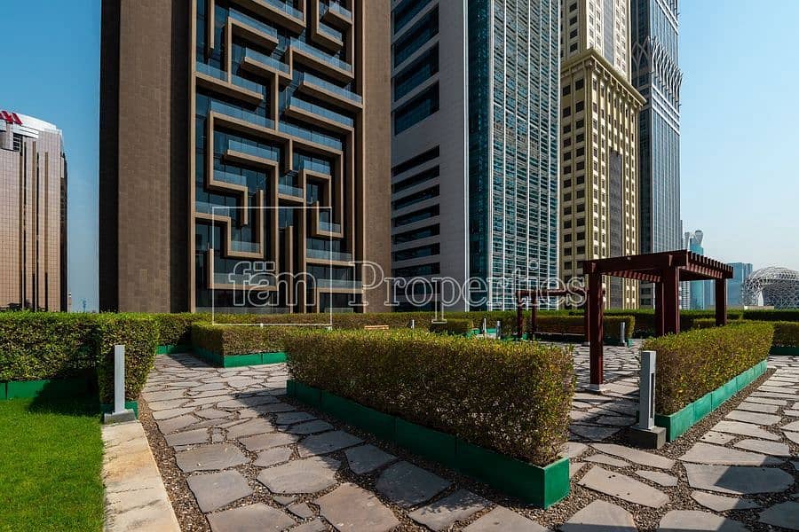 位于谢赫-扎耶德路，迷宫大厦 的商业楼层 1382500 AED - 5928812