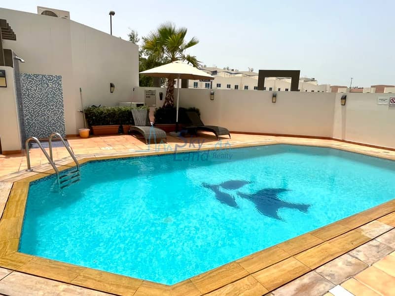 Modern 3BR+M Villa|Shared Pool|Al Badaa- Jumeirah1