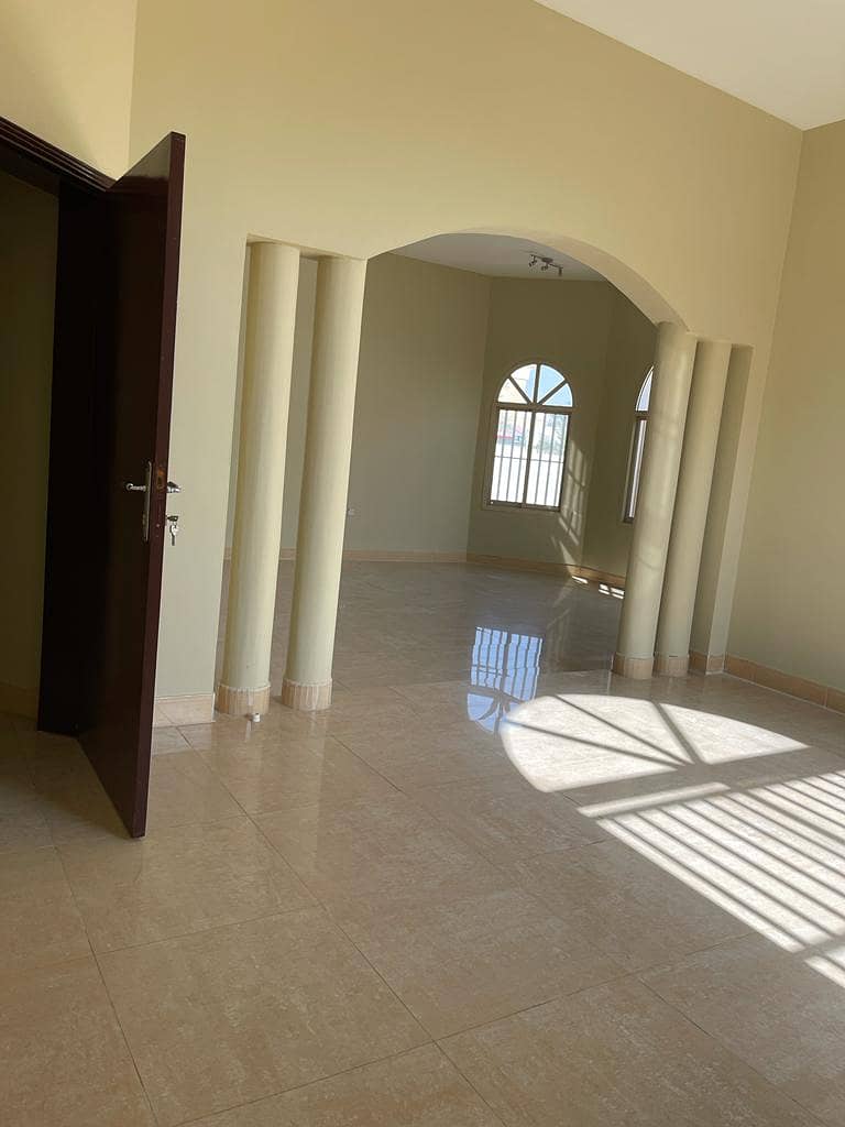 Villa for rent in Al Qarayen