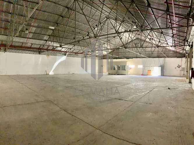 TAX FREE Spacious warehouse in amazing Location!