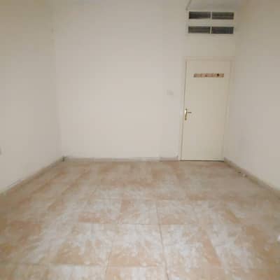 CHIPEST RENT 2BHK 1MONTH FREE 0PPOSITE SAHARA MALL