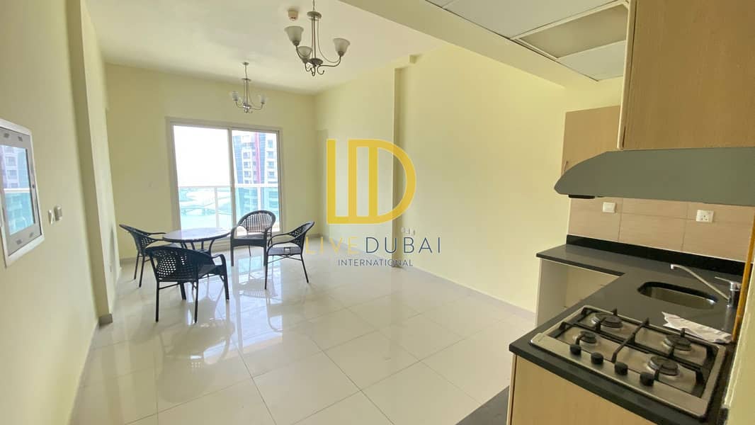 Studio Apartment | Low Floor | Kitchen Equipped | Walkable Dis From Bus Stop HL