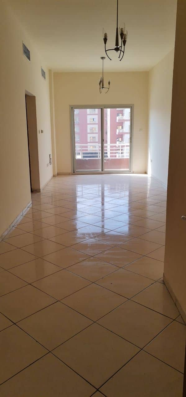 2bhk Spacious Apartments available in prime location of Bur Dubai !