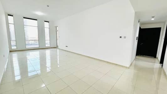 شقة 1 غرفة نوم للايجار في ند الحمر، دبي - شقة في بناية ناد الحمر ند الحمر 1 غرف 41999 درهم - 5924620