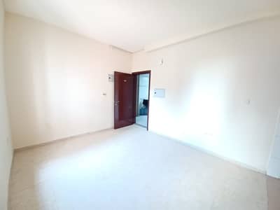 Studio for Rent in Al Mujarrah, Sharjah - SPCIAL STUDIO SEPARATE KITCHEN CENTRAL AC AND GAS FOR FAMILY NEAR CORNISH
