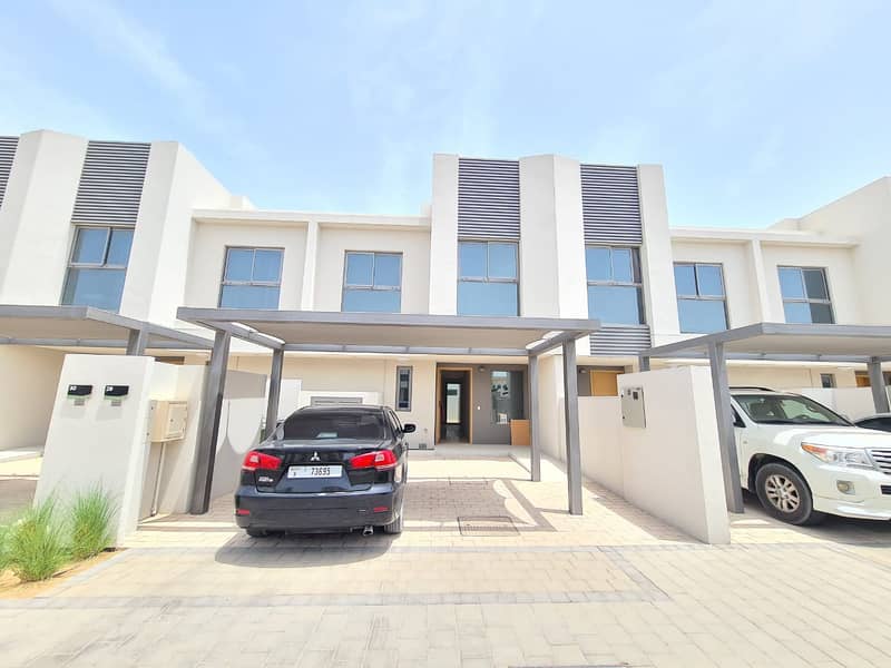 The most luxurious 3bhk+maids villa 2500sqft, rent 95k in 2chq in al zahia sharjah ( Brand new )