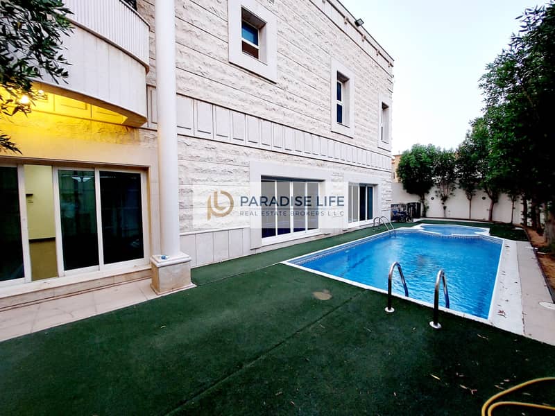 Luxury 4 Bedroom villa for rent in Mirdif ptivate Swimming pool