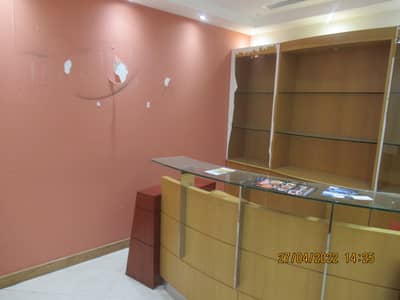 Office for Rent in Bur Dubai, Dubai - 1500 sq ft deluxe office|chillers free|1 month free|with  partitioned|2 parkings|75PSFT|113K p/a. Must see!