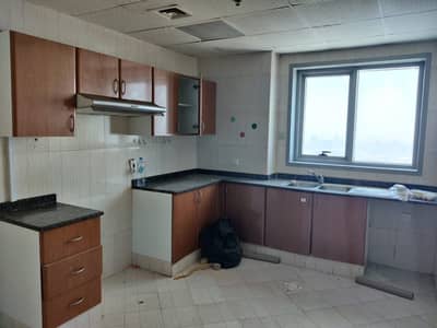 2 Bedroom Flat for Rent in Corniche Ajman, Ajman - WALK IN CLOSET