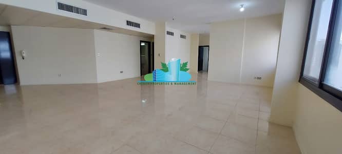 فلیٹ 4 غرف نوم للايجار في شارع النجدة، أبوظبي - شقة في شارع النجدة 4 غرف 85000 درهم - 5934769