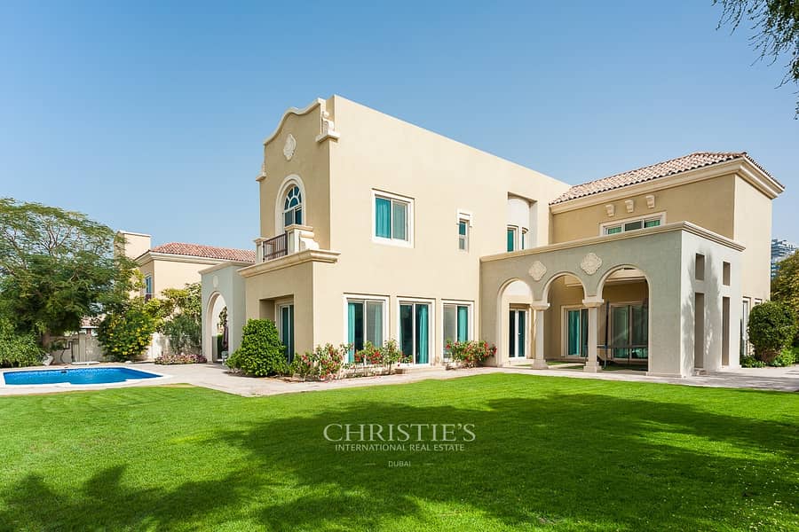 Amazing Golf Views  |  6 Bed Villa  |  Superb Garden