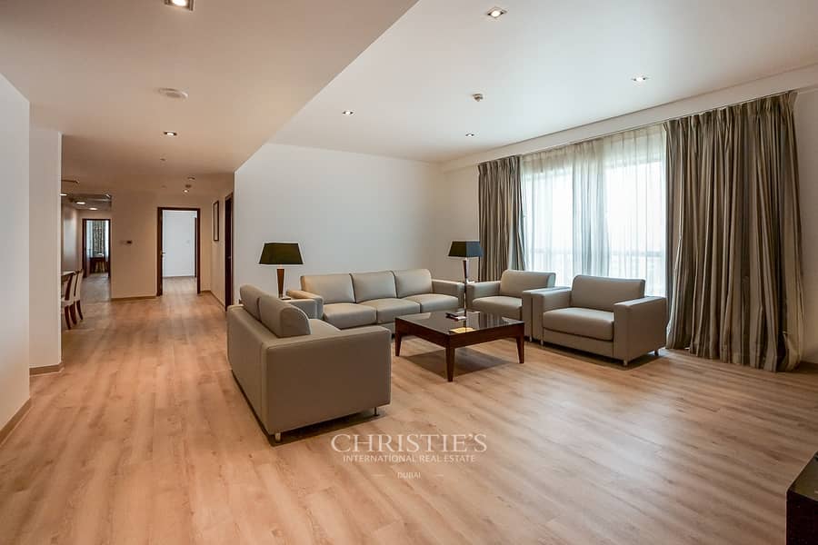 Luxurious and spacious 4 bedroom penthouse