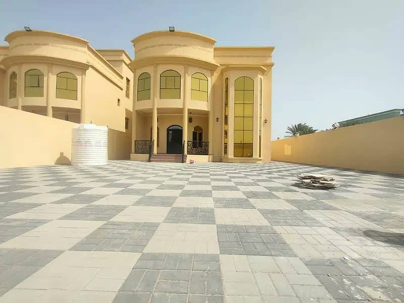 Own a villa in an excellent location, large building area, 3 floors, without down payment, freehold for all nationalities