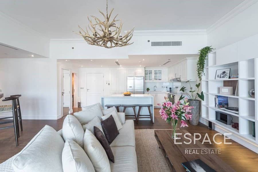 Large 2 Bed | High Floor | Fully Upgraded